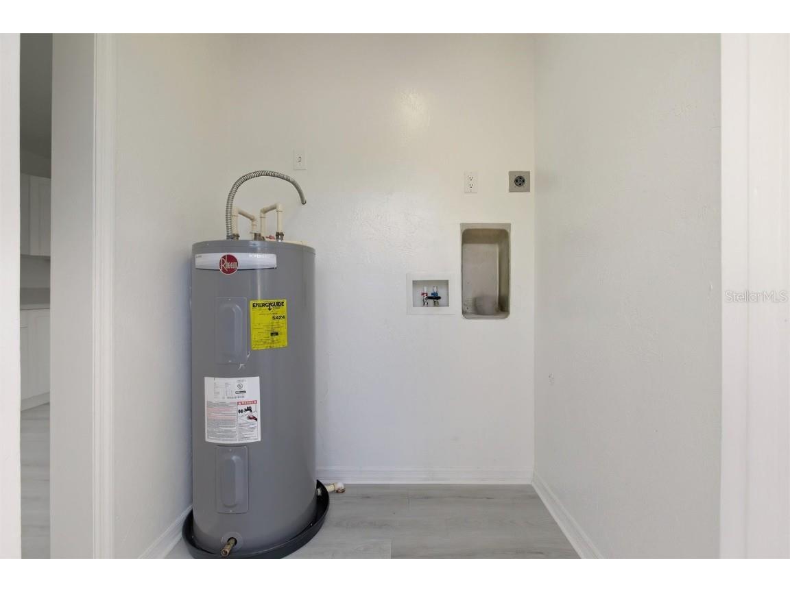 2825 Church Avenue Sarasota FL 34234 TB8447501 image24