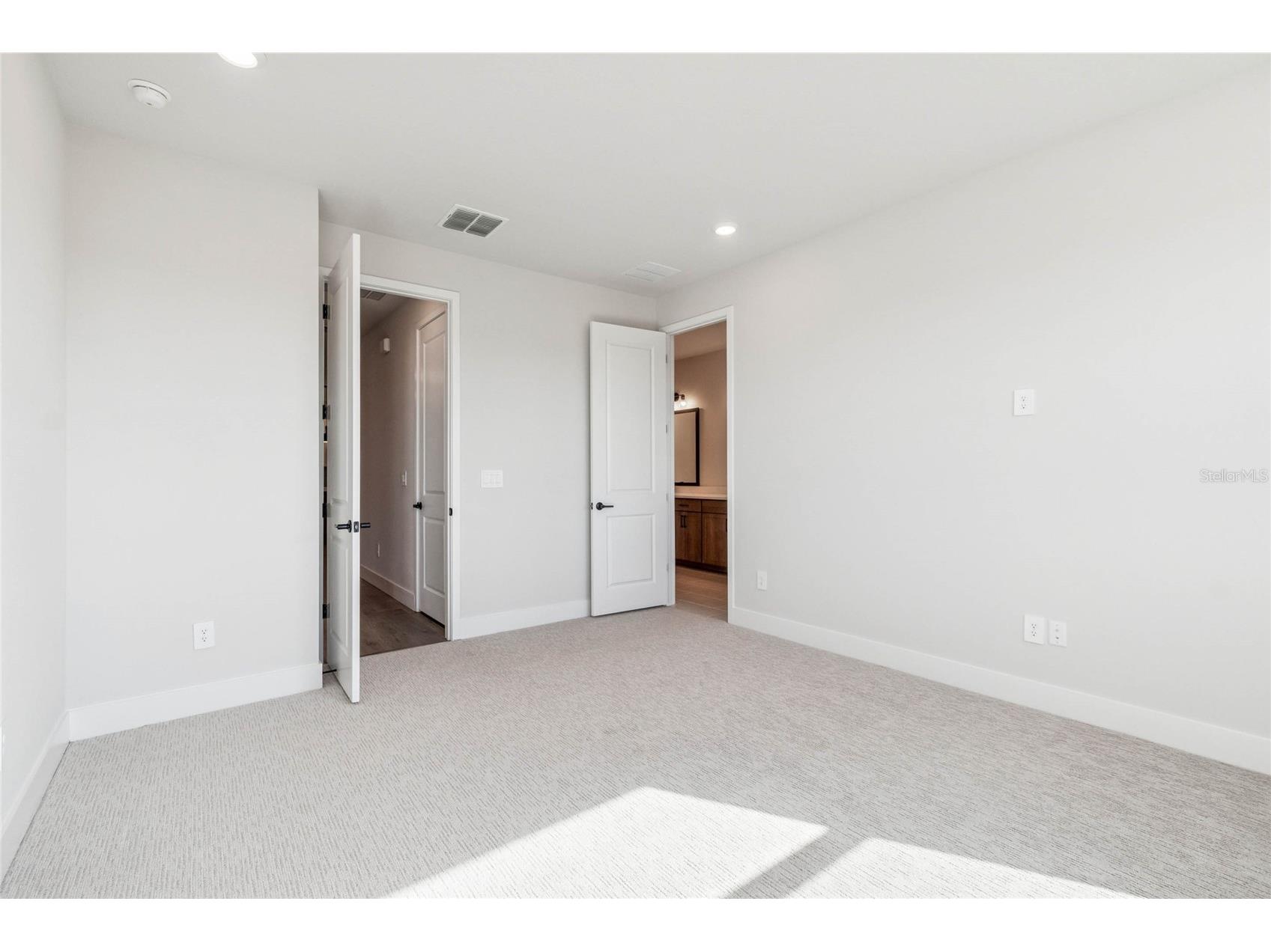 2825 Marrakesh Lane Sarasota FL 34234 TB8444596 image19