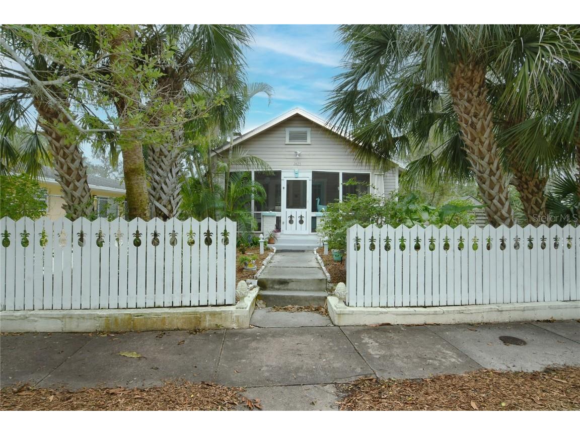 2825 W Tamiami Circle Sarasota FL 34234 A4553543 image1