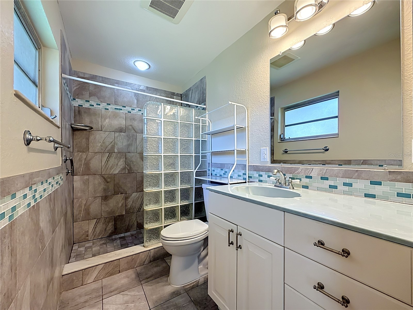 2825 Wendover Terrace Palm Harbor FL 34685 C7526434 image50
