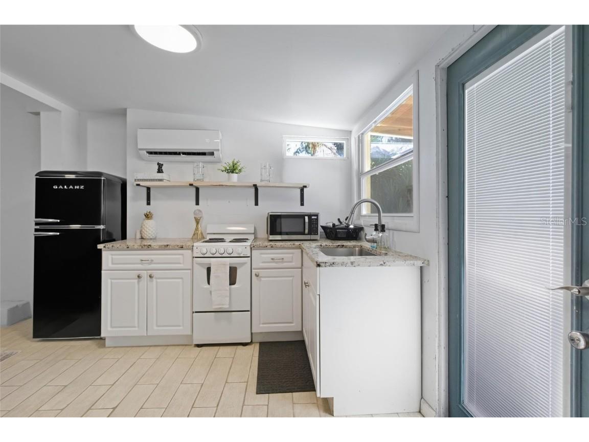 2826 Marlette Street Sarasota FL 34231 A4671301 image15