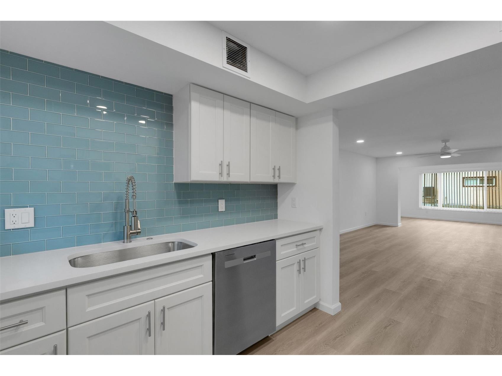 2826 W Rainbow Circle #2818 Sarasota FL 34231 A4696391 image6