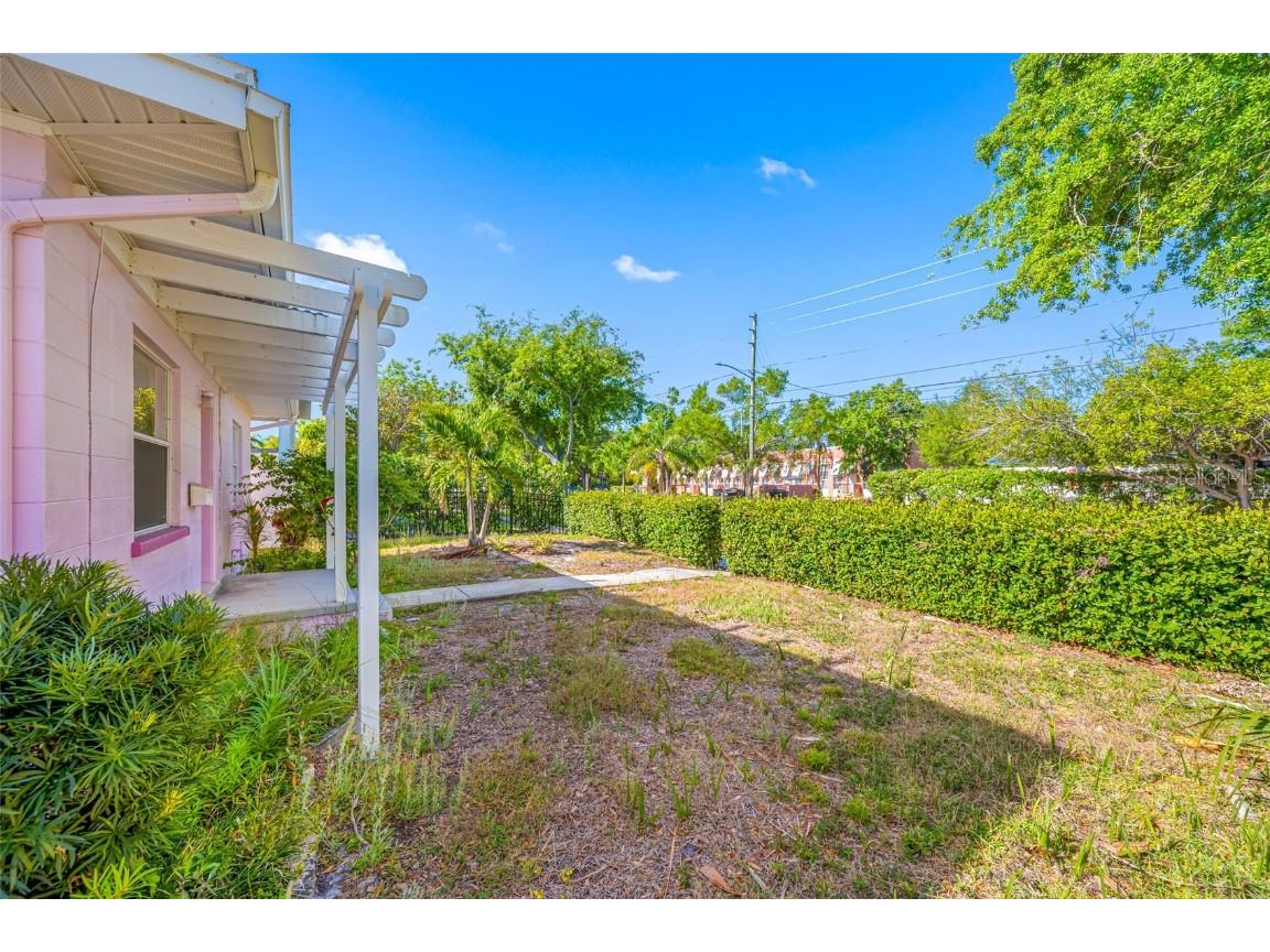 2827 1st Street NE Saint Petersburg FL 33704 TB8366395 image25