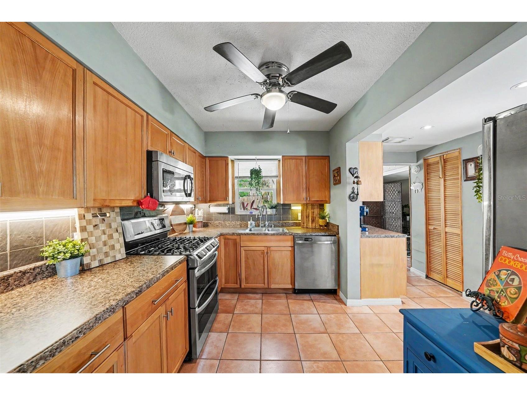 2827 9th Avenue N Saint Petersburg FL 33713 TB8505963 image10