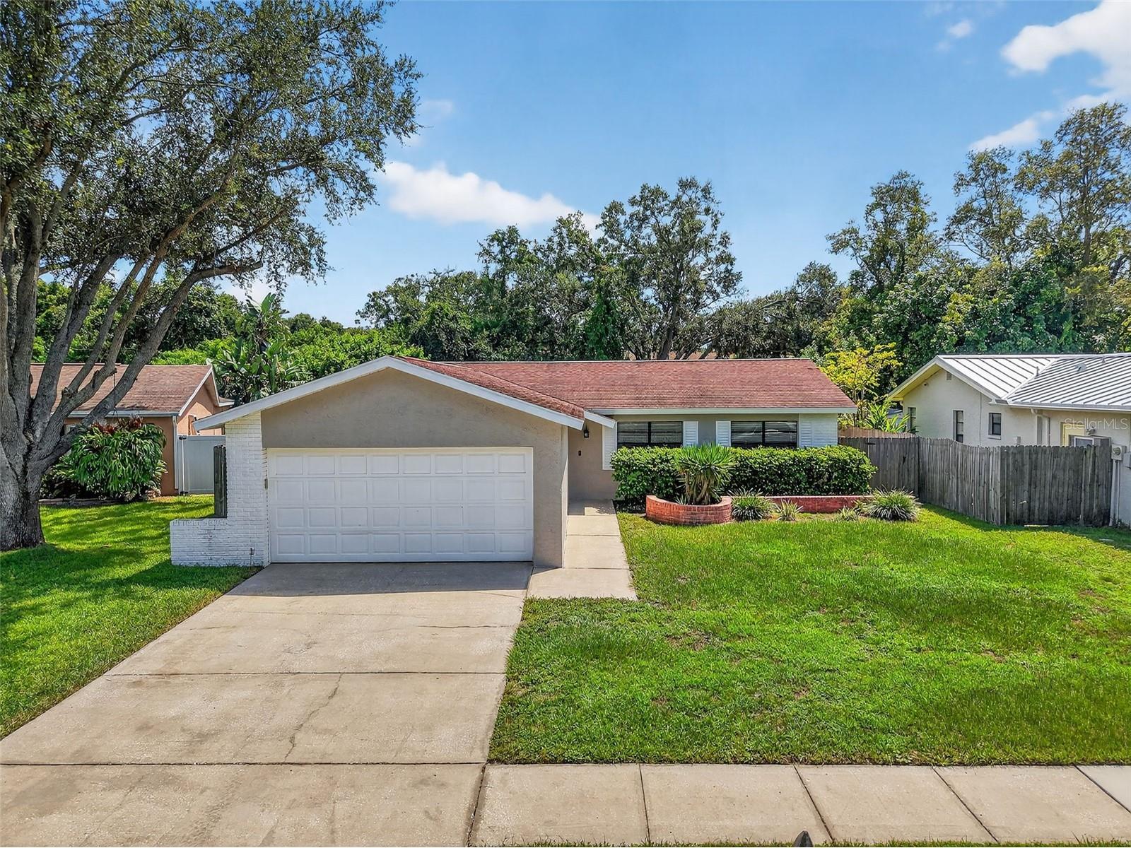 2827 Eagle Run Circle S Clearwater FL 33760 TB8423069 image1