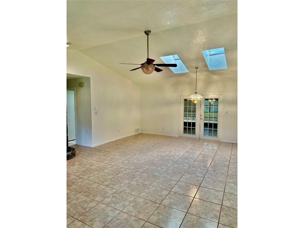 2827 NE 31st Place Ocala FL 34479 OM710997 image2