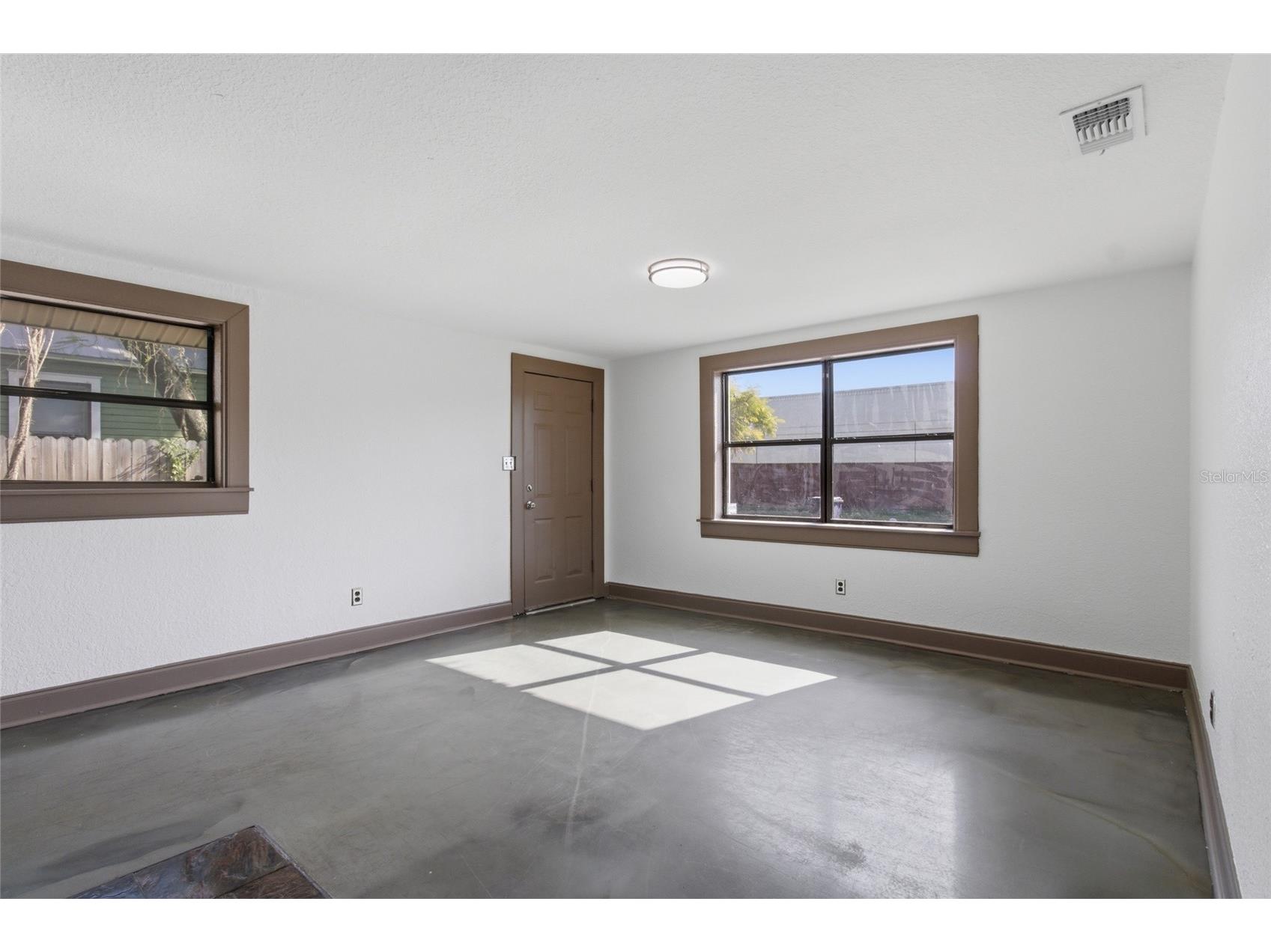 2828 N Elmore Avenue Tampa FL 33602 TB8495301 image5