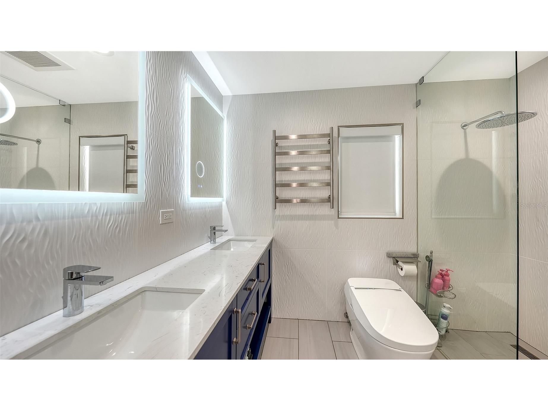 2828 Suncrest Drive Sarasota FL 34239 A4698395 image15