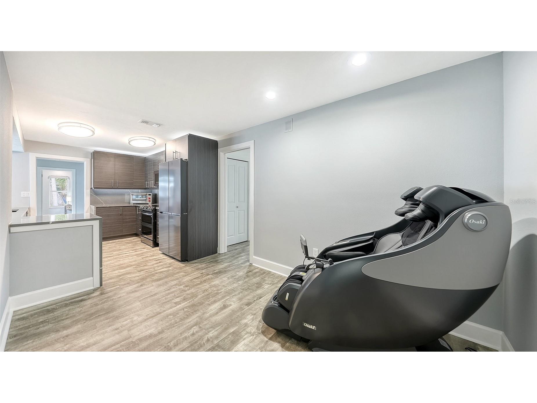 2828 Suncrest Drive Sarasota FL 34239 A4698395 image17