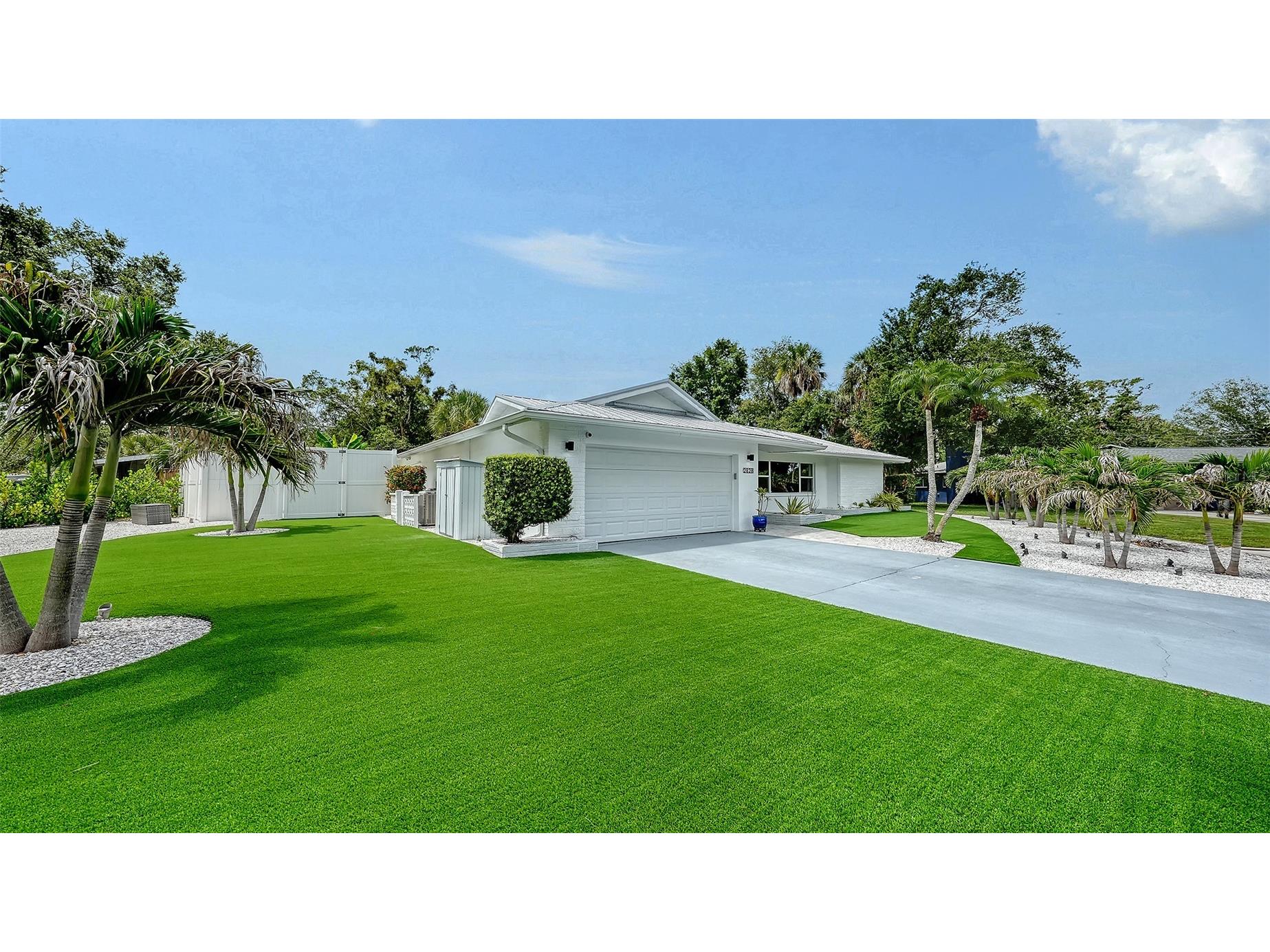 2828 Suncrest Drive Sarasota FL 34239 A4698395 image2