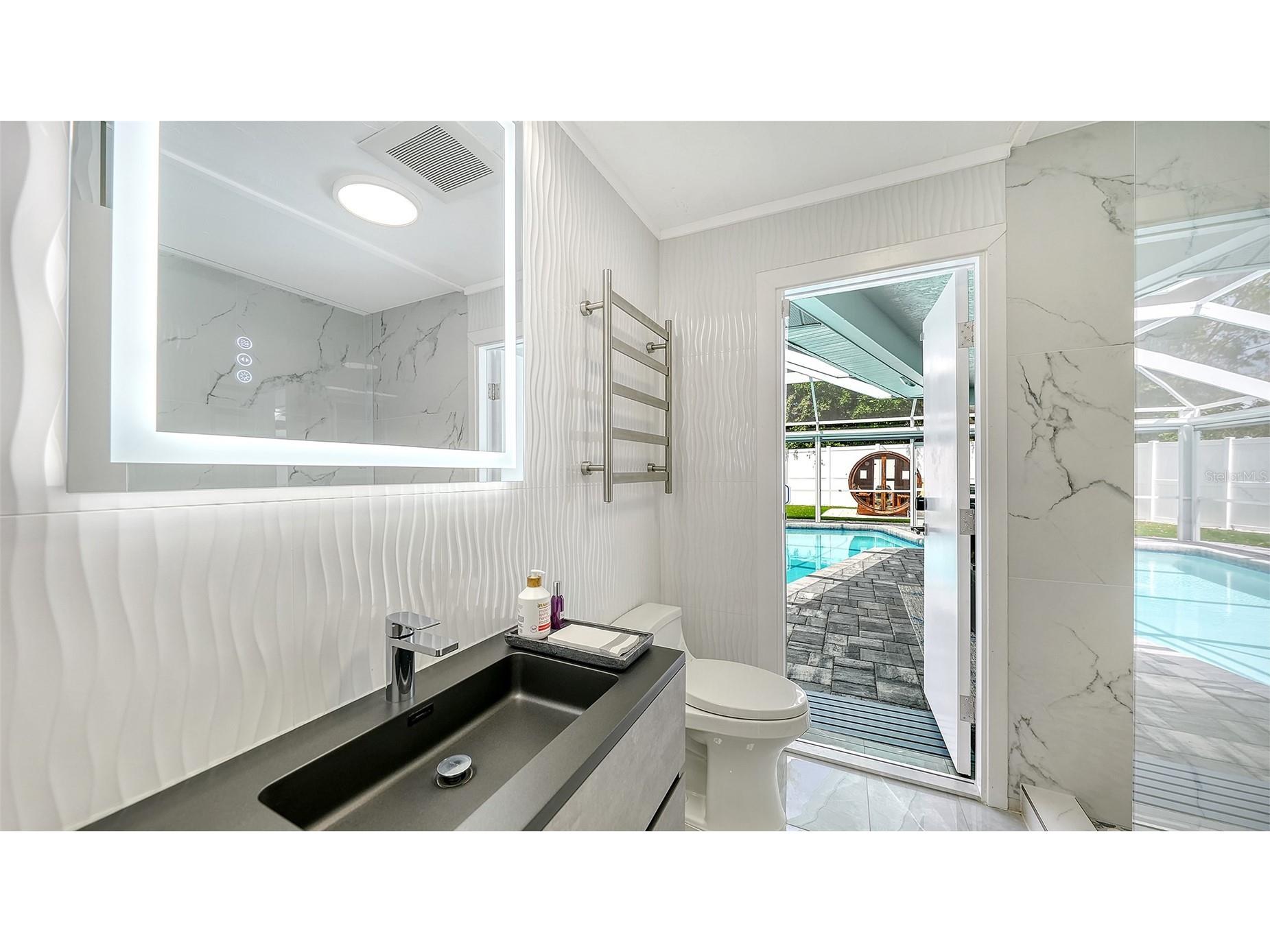 2828 Suncrest Drive Sarasota FL 34239 A4698395 image21