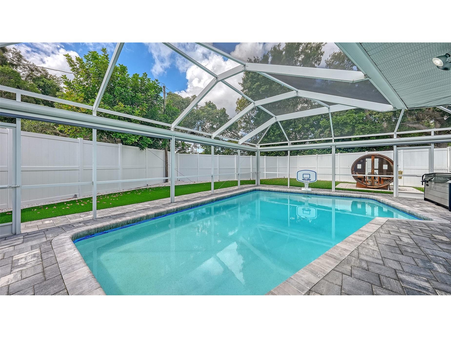2828 Suncrest Drive Sarasota FL 34239 A4698395 image25