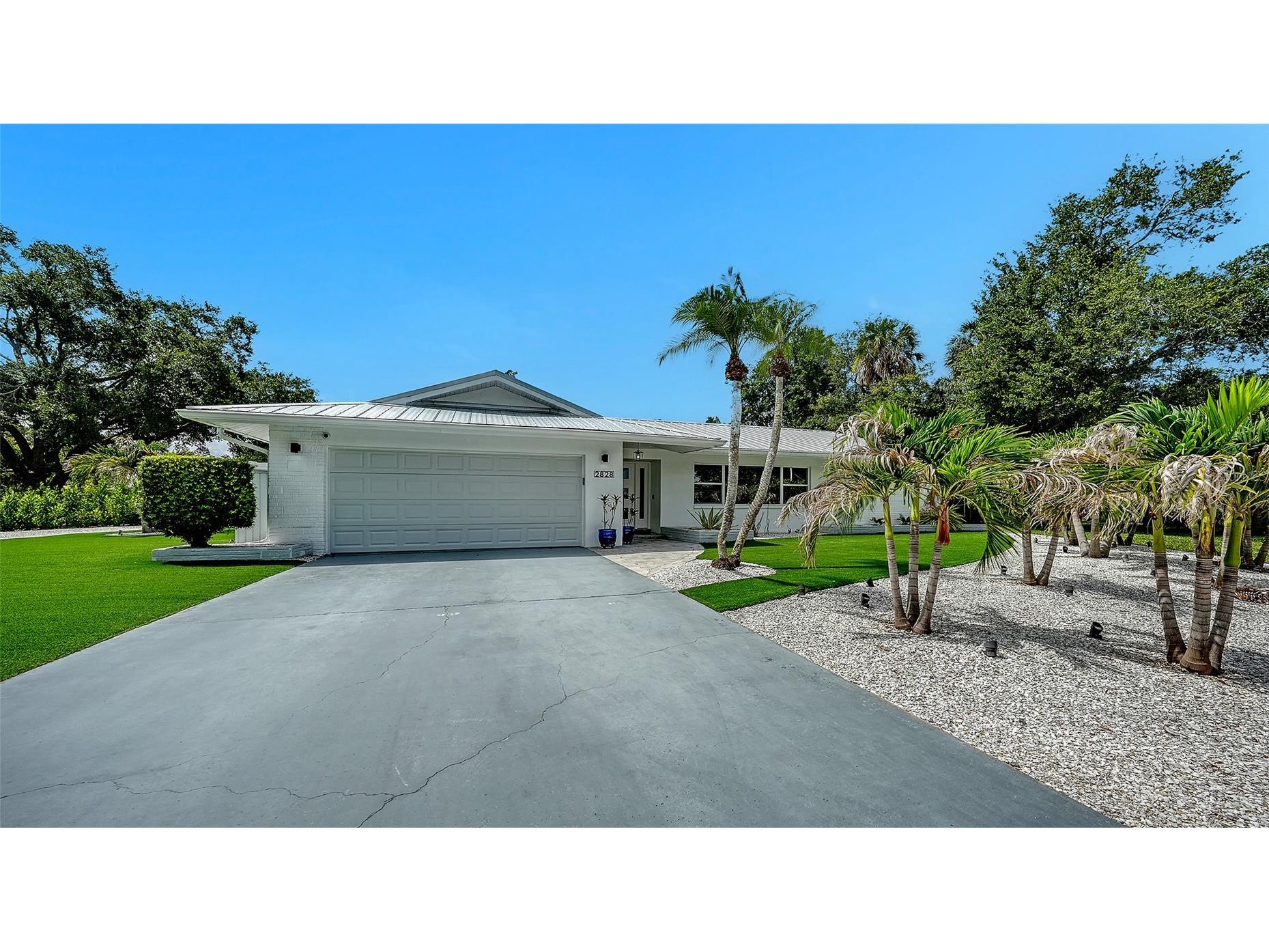 2828 Suncrest Drive Sarasota FL 34239 A4698395 image3