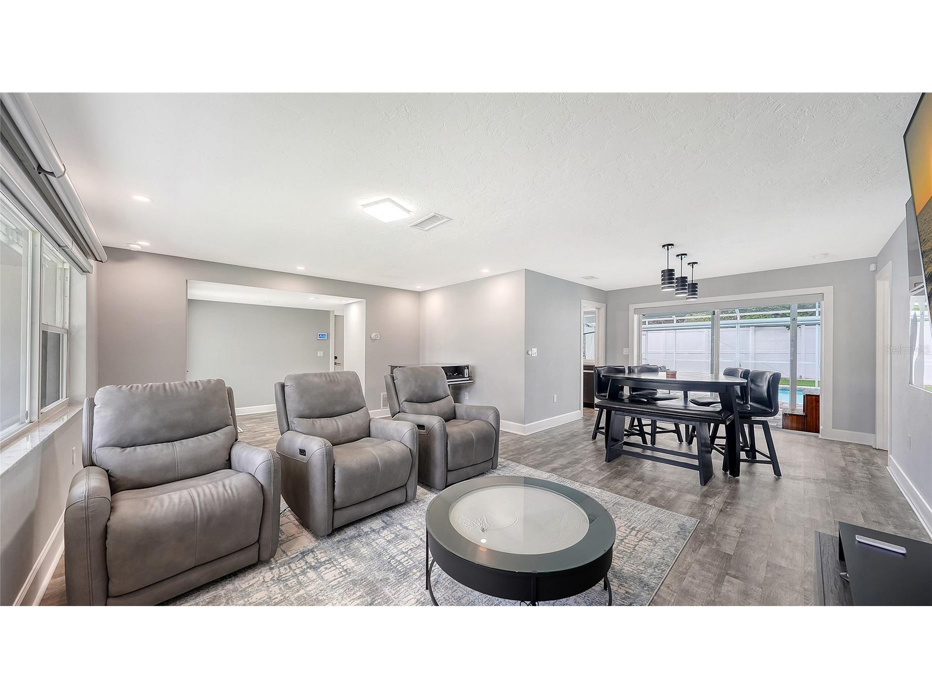 2828 Suncrest Drive Sarasota FL 34239 A4698395 image5