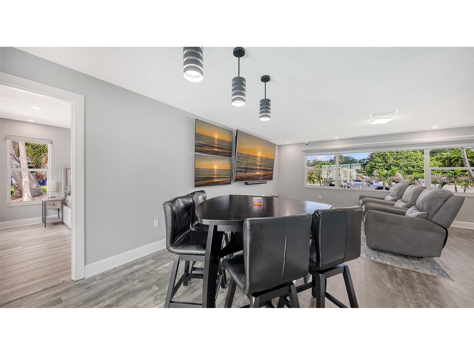 2828 Suncrest Drive Sarasota FL 34239 A4698395 image8