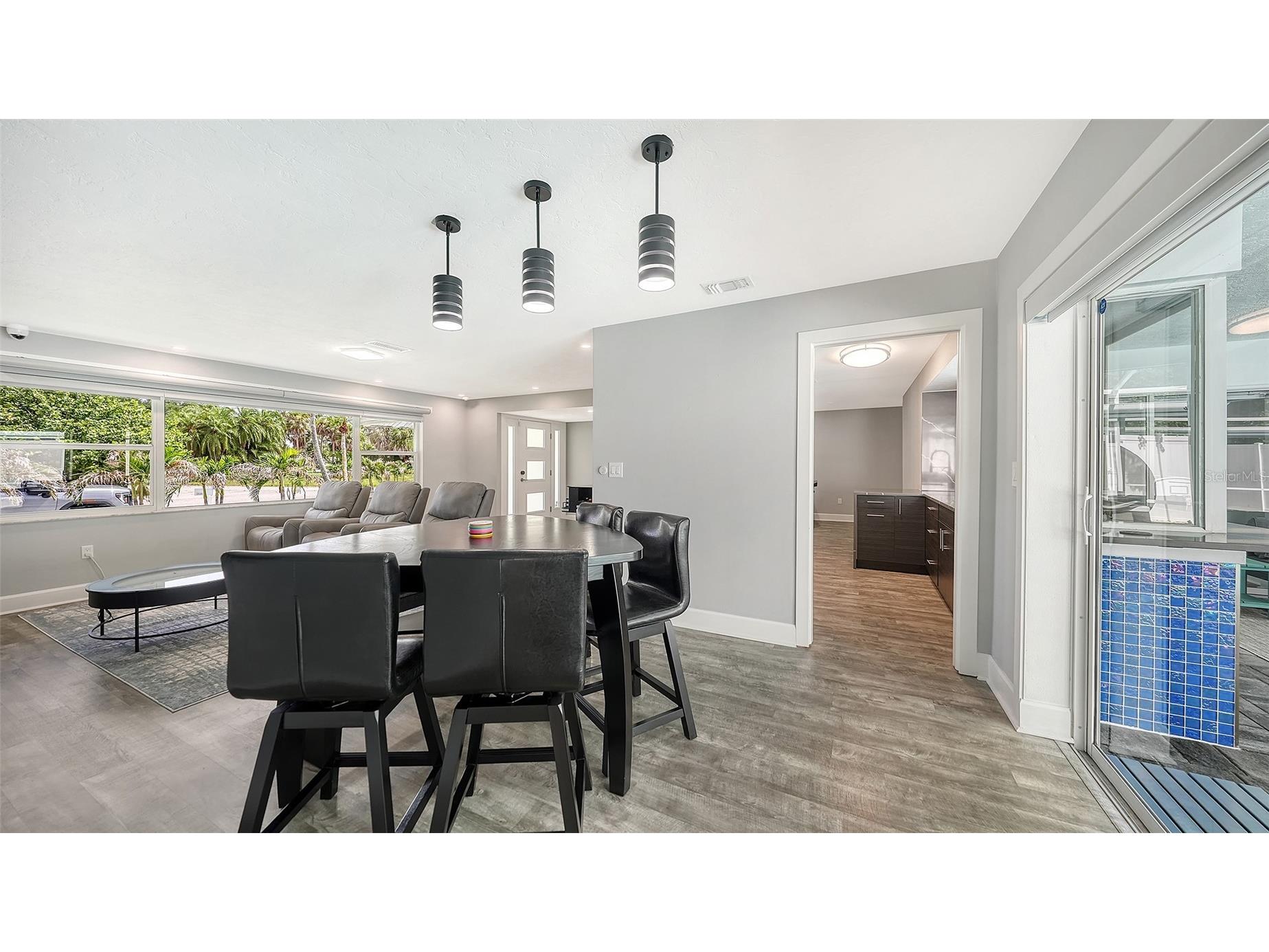 2828 Suncrest Drive Sarasota FL 34239 A4698395 image9
