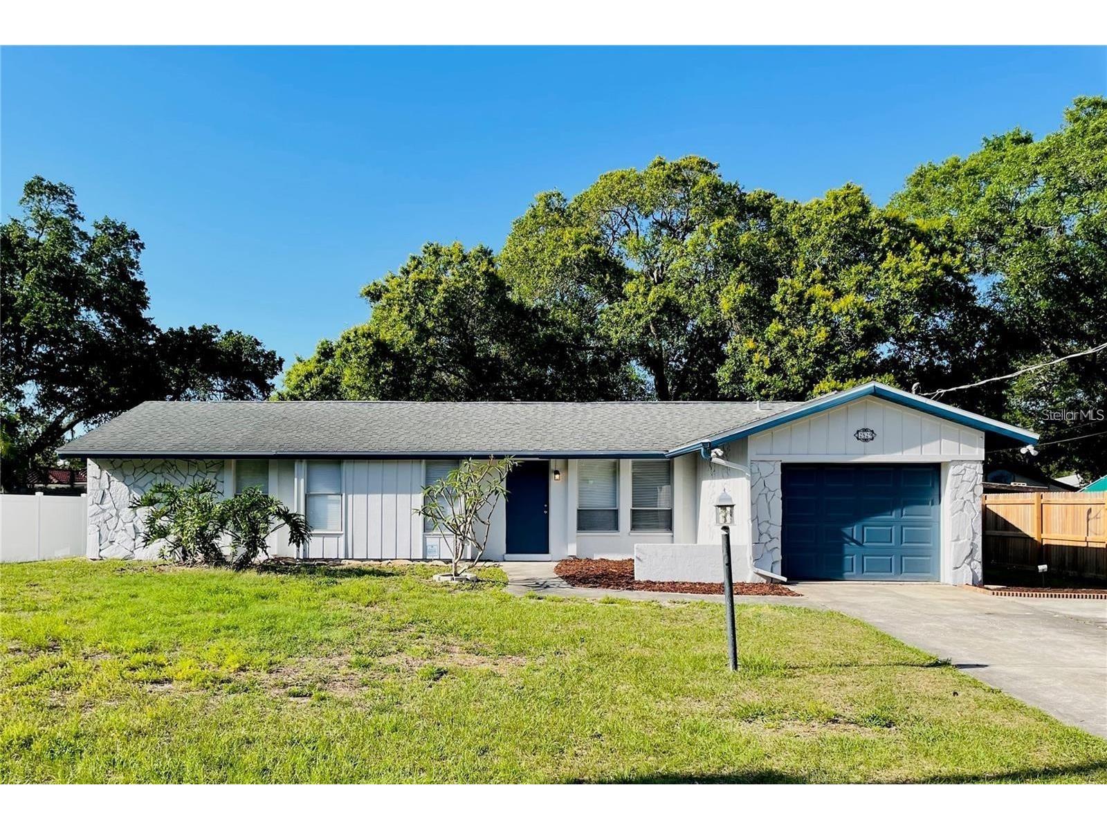 2829 Hope Street Sarasota FL 34231 A4672753 image1