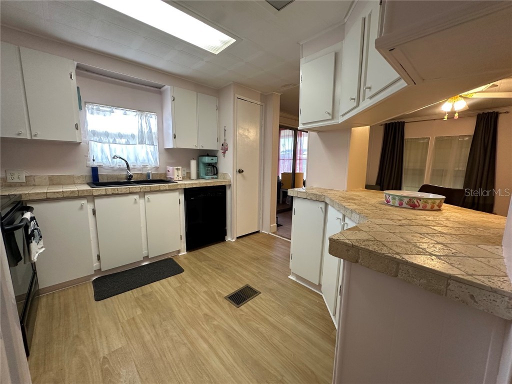 283 Apricot Street Bradenton FL 34207 A4666738 image3