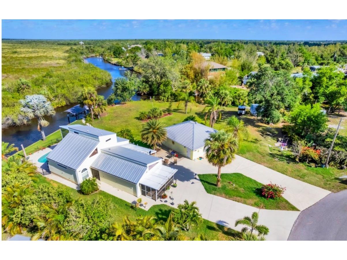 283 Hilltop Circle Punta Gorda FL 33982 P4934386 image1