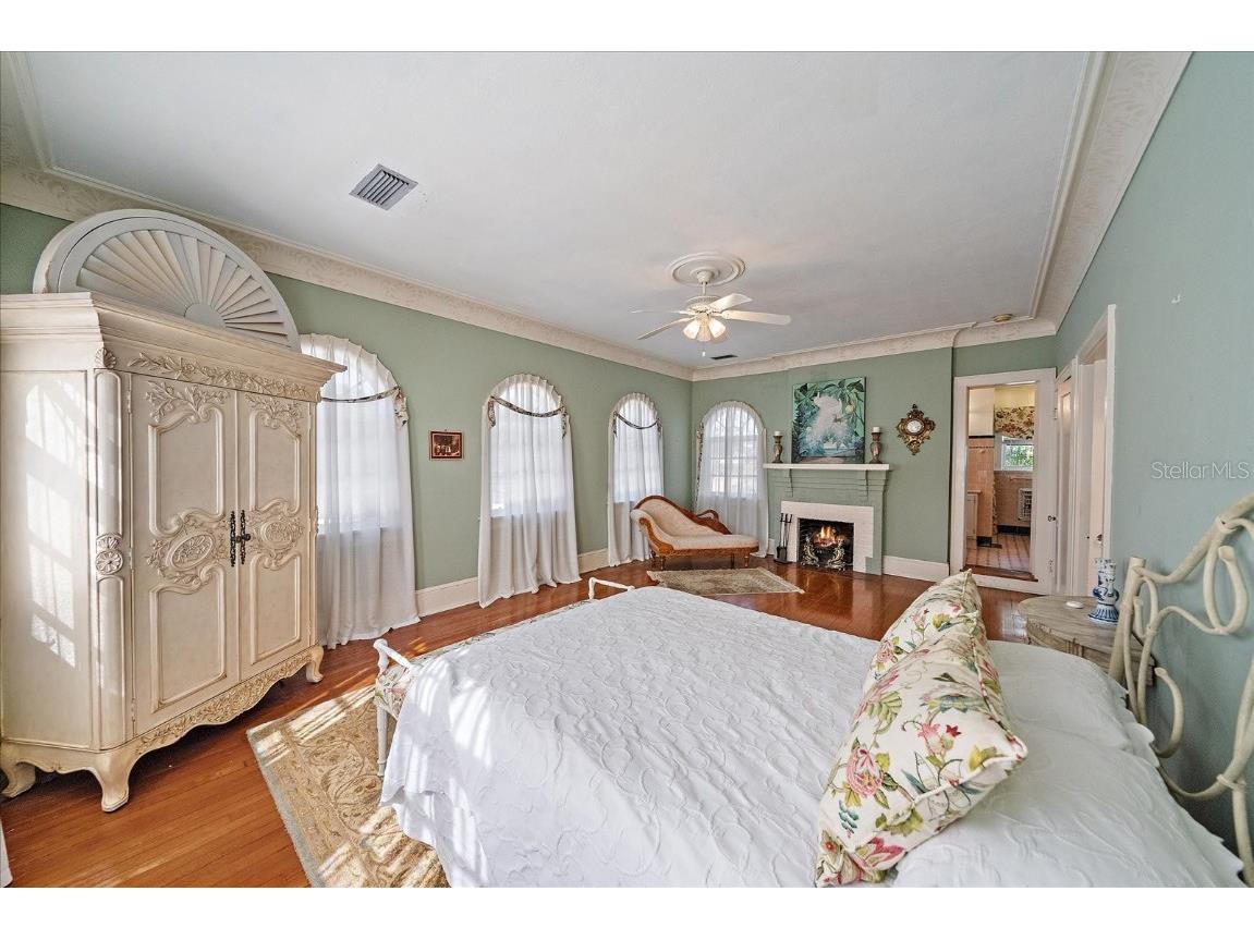 2830 Bay Shore Circle Sarasota FL 34234 A4665647 image10