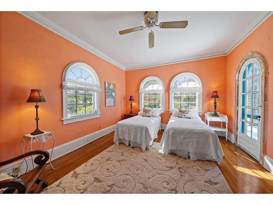 2830 Bay Shore Circle Sarasota FL 34234 A4665647 image14