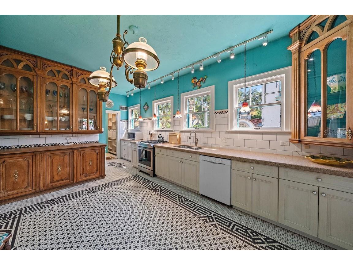 2830 Bay Shore Circle Sarasota FL 34234 A4665647 image29