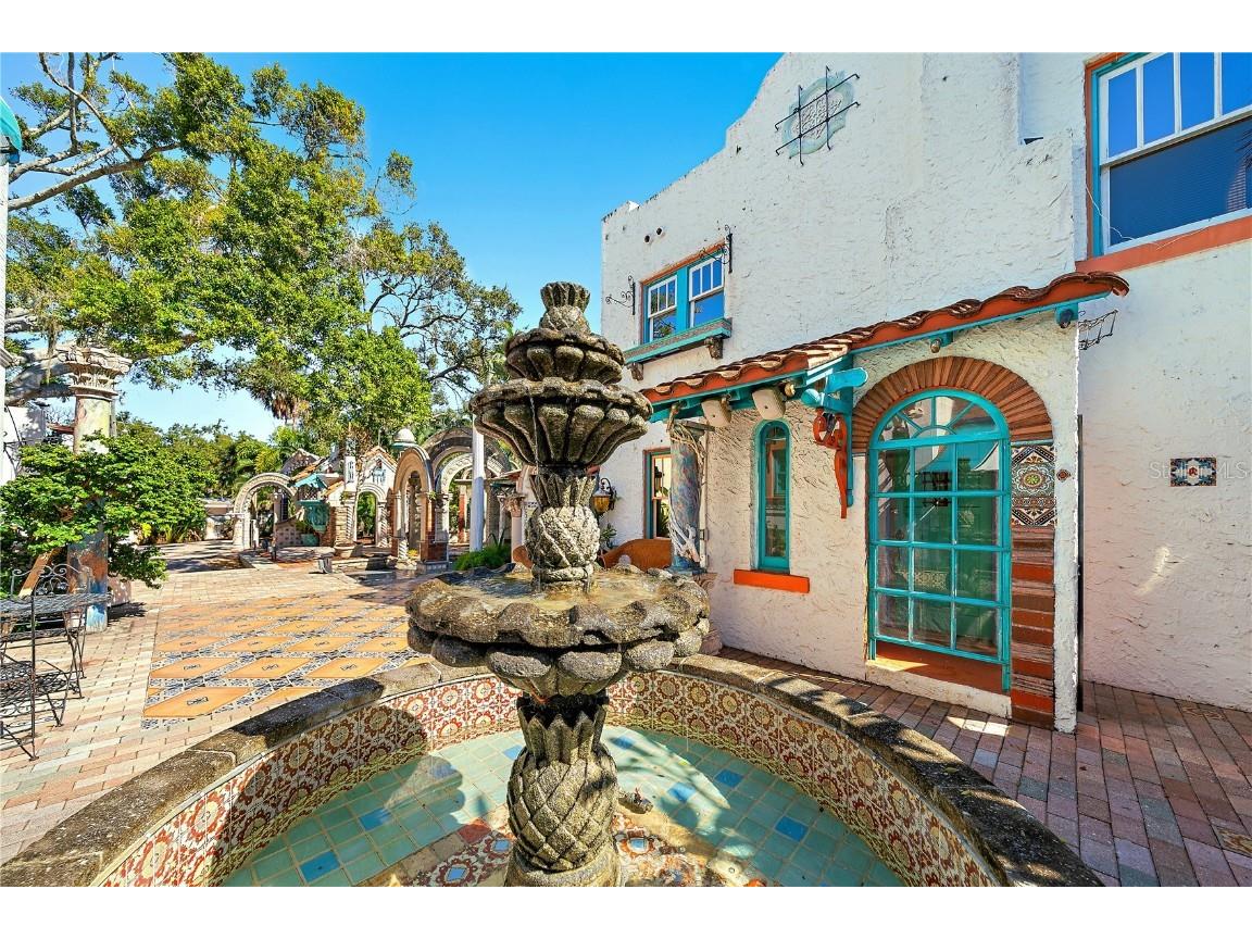 2830 Bay Shore Circle Sarasota FL 34234 A4665647 image3