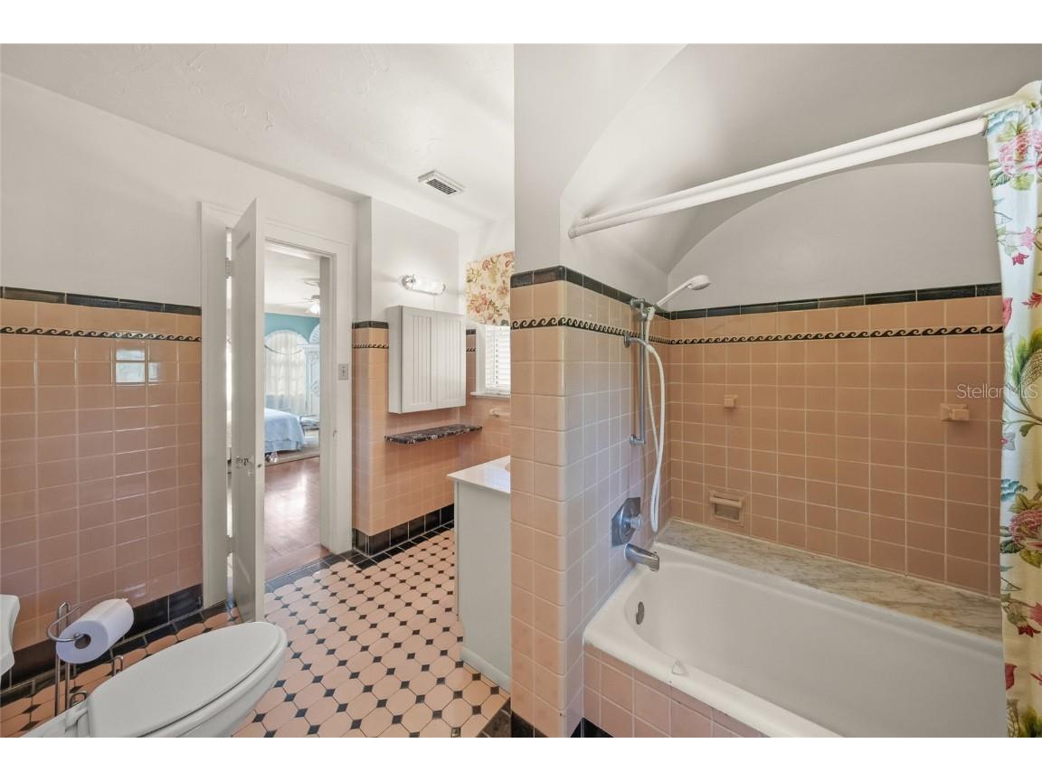 2830 Bay Shore Circle Sarasota FL 34234 A4665647 image44