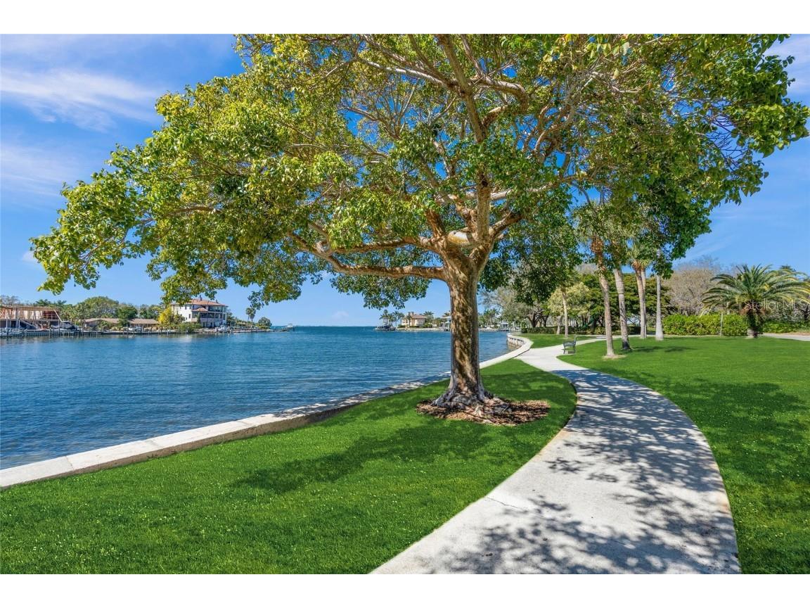 2830 Bay Shore Circle Sarasota FL 34234 A4665647 image57