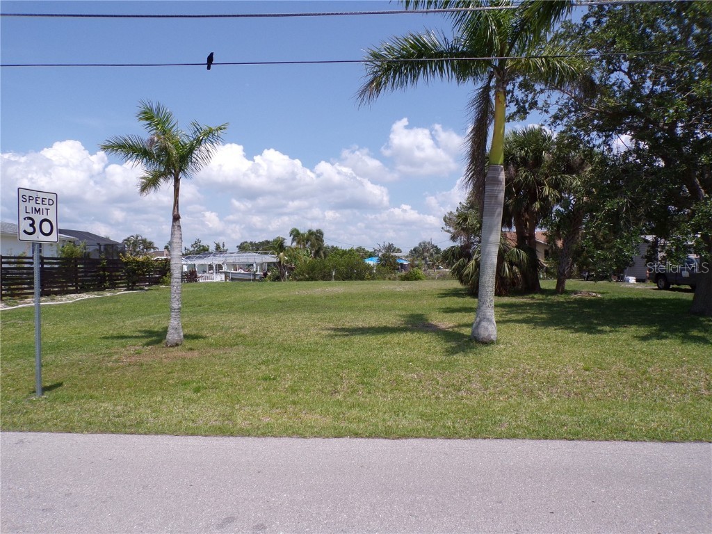 2830 Larkspur Drive, Punta Gorda, FL, 33950 MLS C7474995 Edina Realty