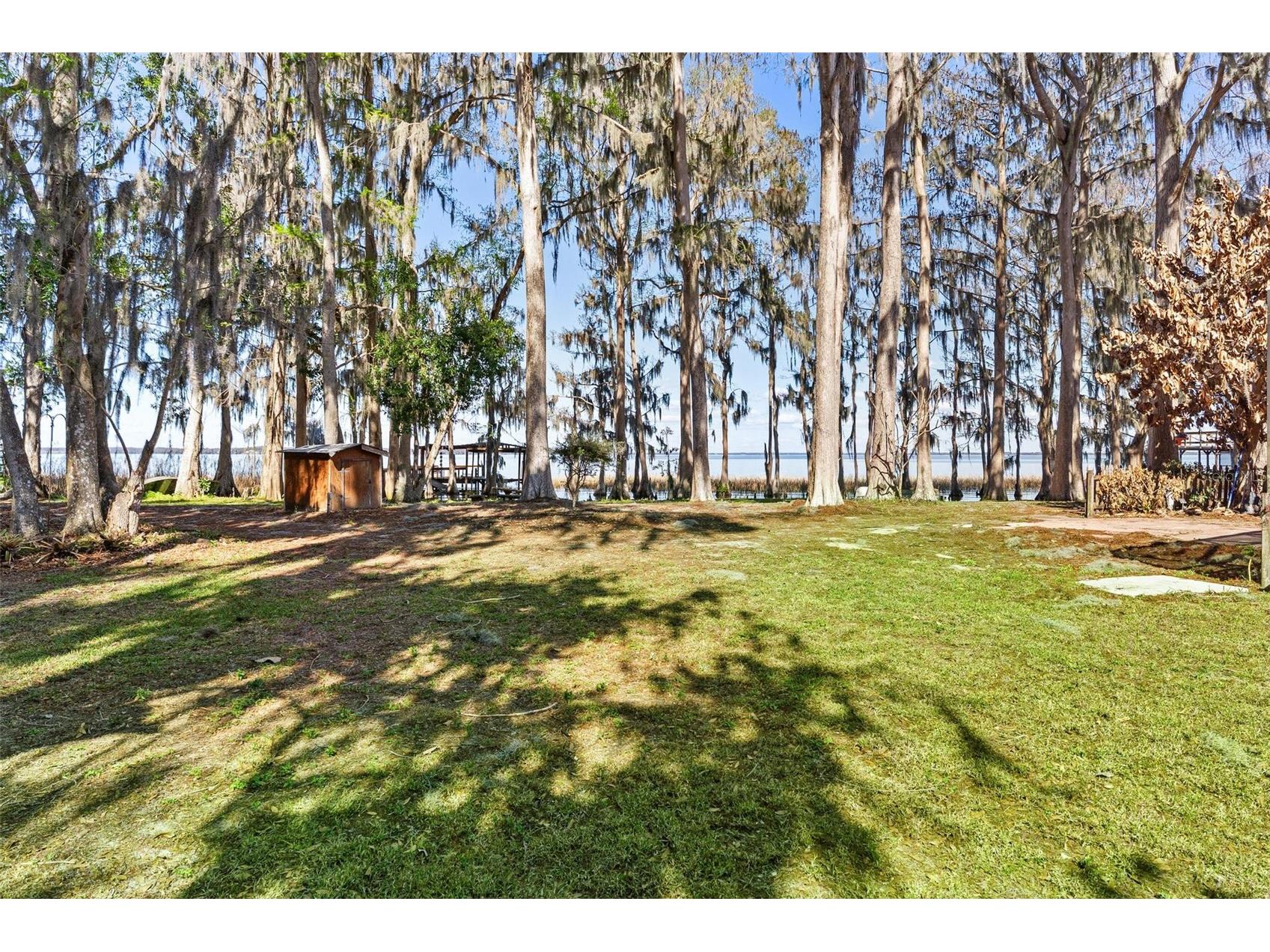 28315 Private Road Okahumpka FL 34762 - LAKE HARRIS G5109343 image4