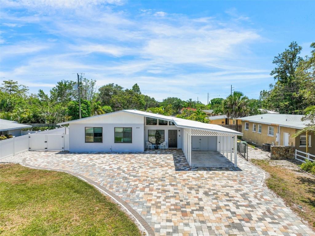 2832 Greenbriar Street Sarasota FL 34237 A4609919 image1