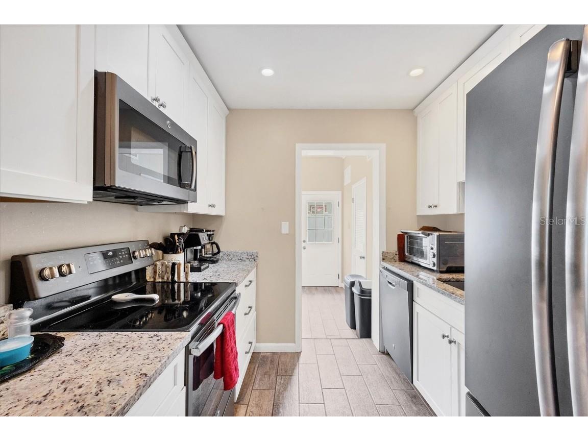 2832 Novus Street Sarasota FL 34237 A4670673 image10