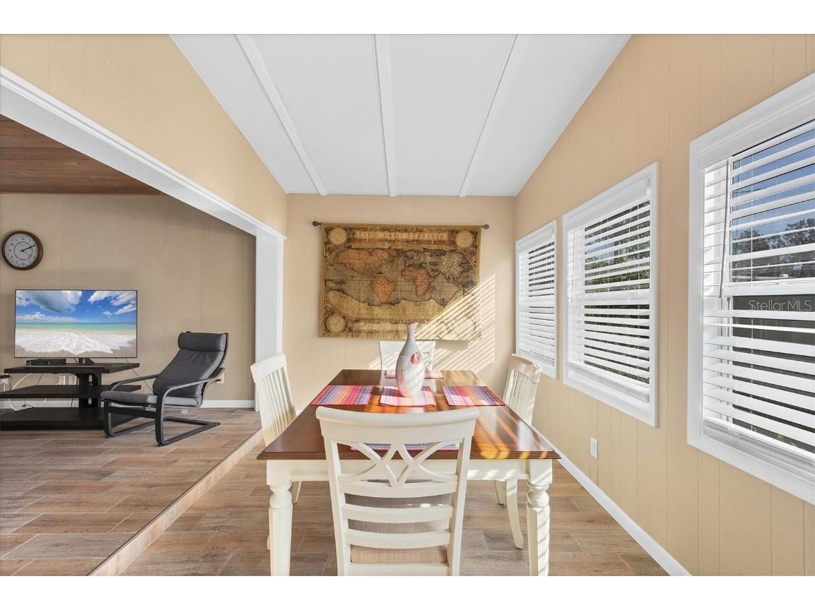 2832 Novus Street Sarasota FL 34237 A4670673 image14