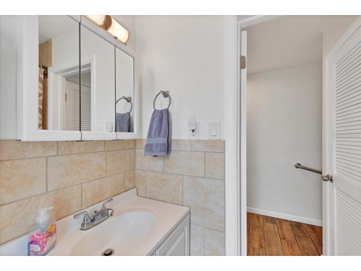 2832 Novus Street Sarasota FL 34237 A4670673 image19