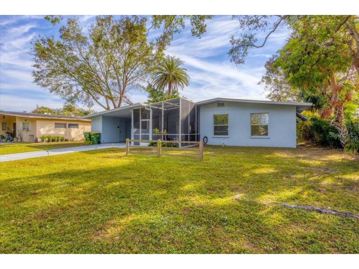 2832 Novus Street Sarasota FL 34237 A4670673 image2