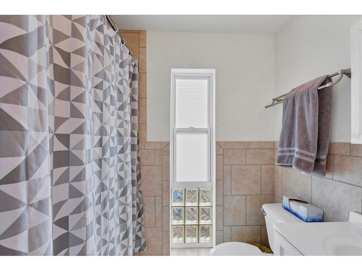 2832 Novus Street Sarasota FL 34237 A4670673 image20