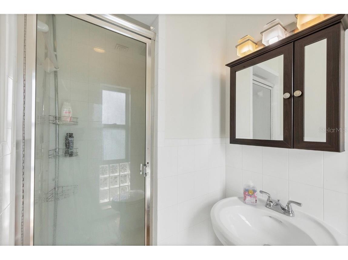 2832 Novus Street Sarasota FL 34237 A4670673 image23