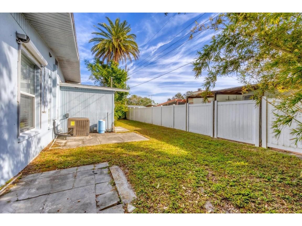 2832 Novus Street Sarasota FL 34237 A4670673 image25