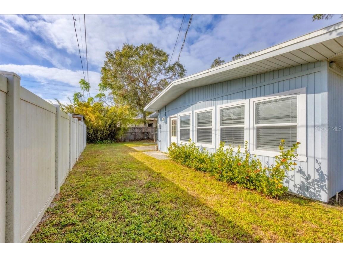2832 Novus Street Sarasota FL 34237 A4670673 image26