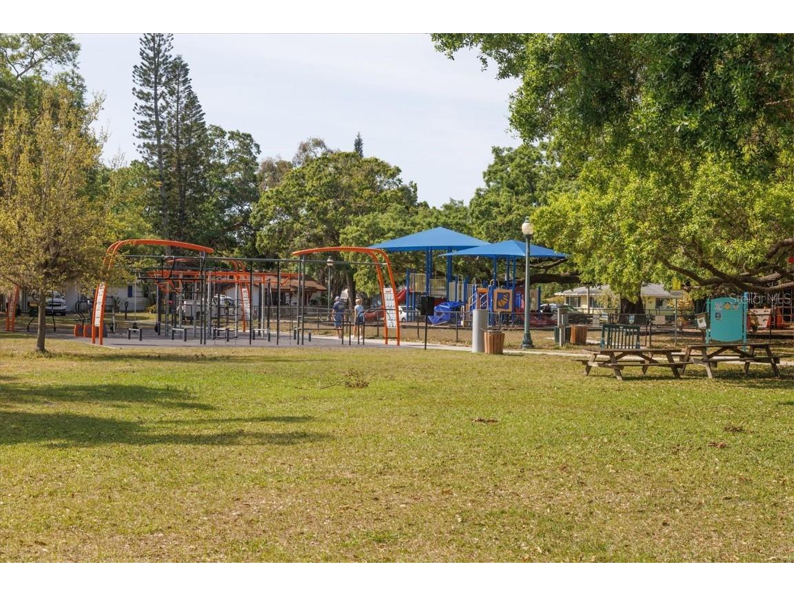 2832 Novus Street Sarasota FL 34237 A4670673 image37