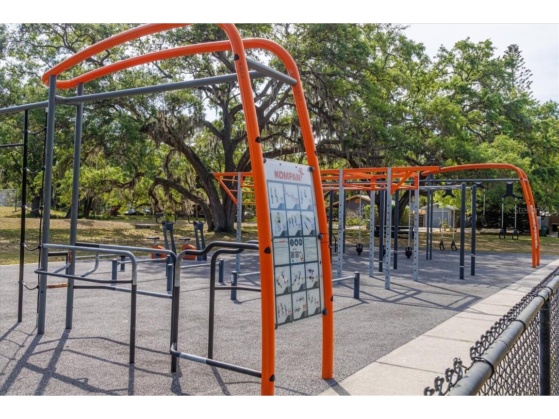 2832 Novus Street Sarasota FL 34237 A4670673 image38