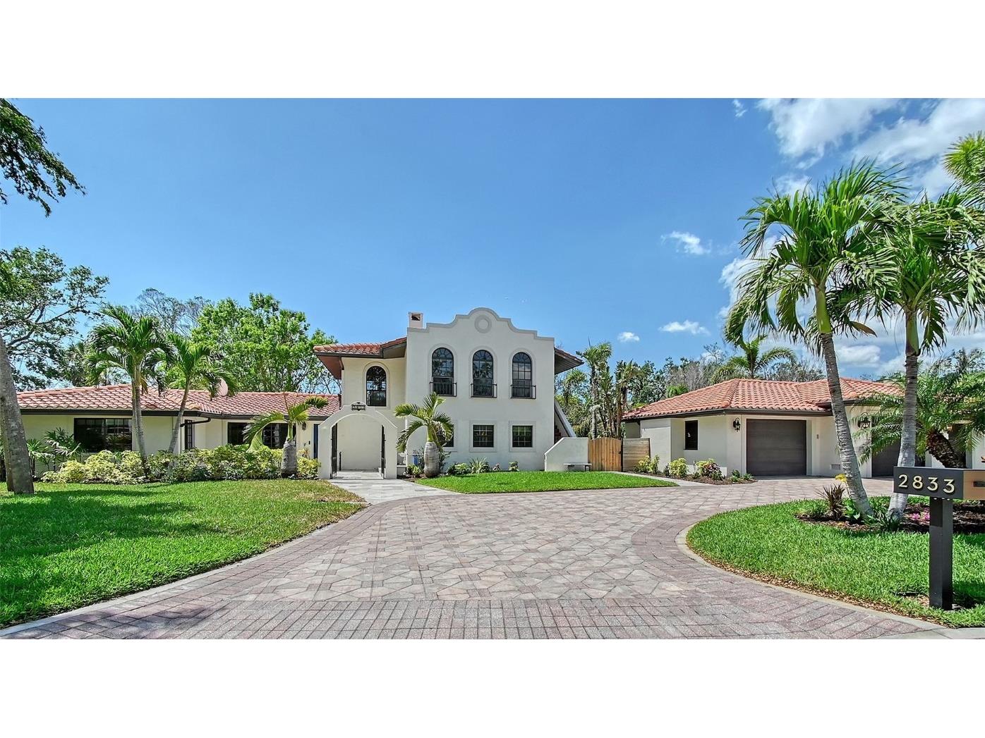 2833 Bay Shore Circle Sarasota FL 34234 A4648576 image1