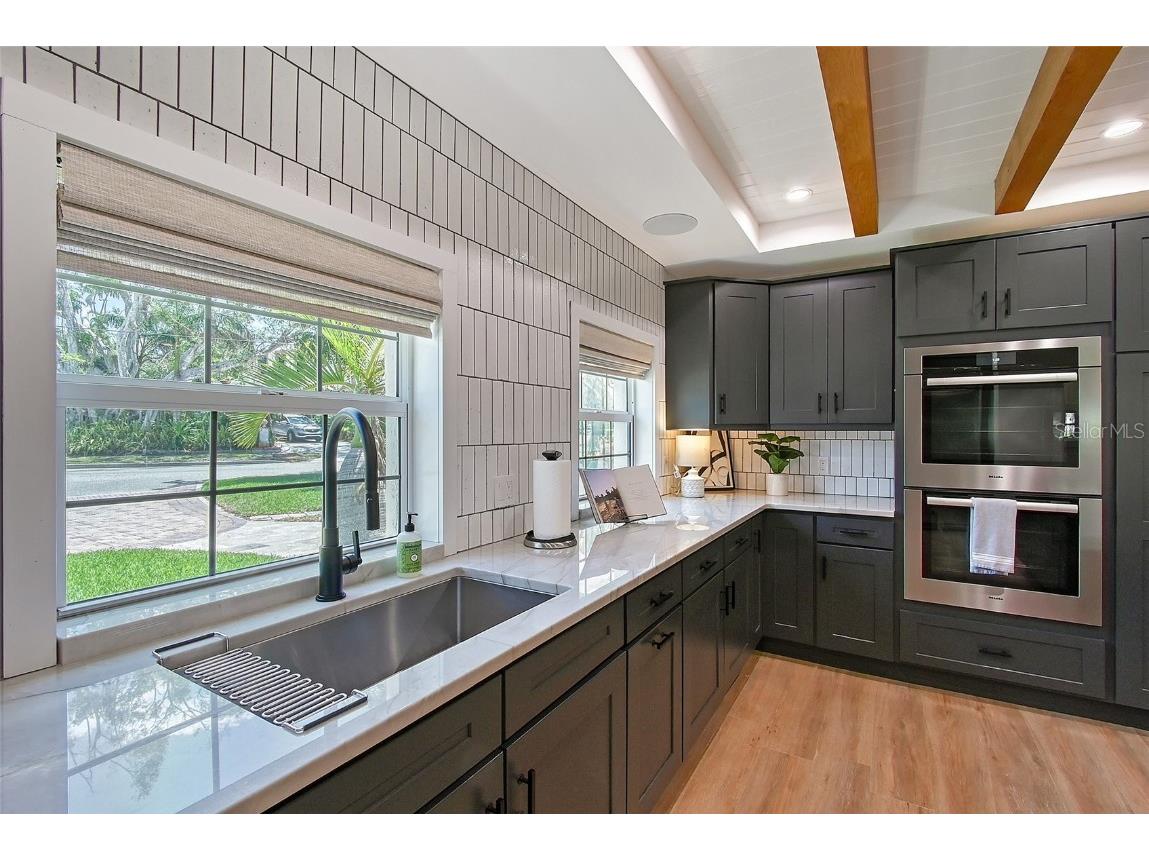 2833 Bay Shore Circle Sarasota FL 34234 A4648576 image12