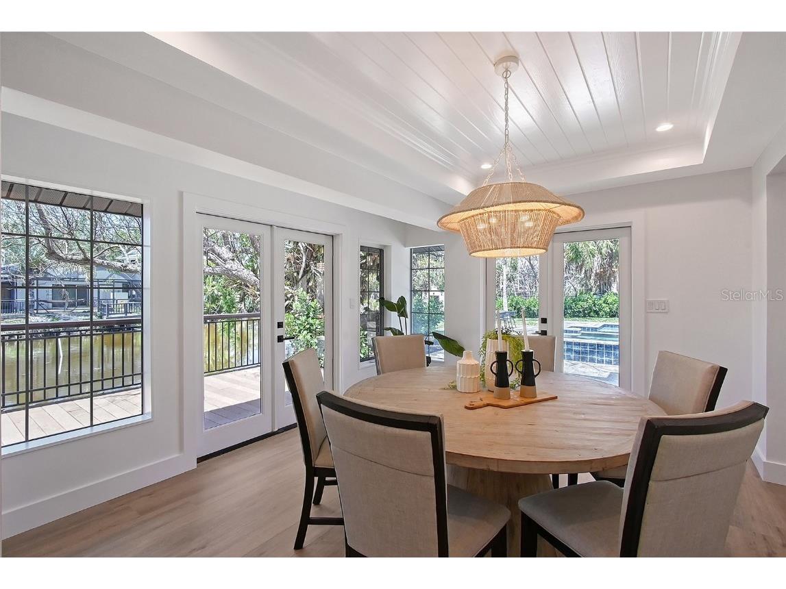 2833 Bay Shore Circle Sarasota FL 34234 A4648576 image16