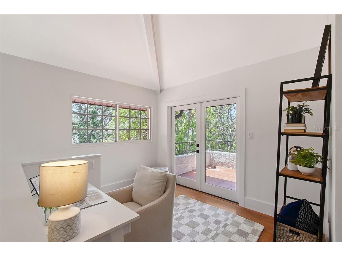 2833 Bay Shore Circle Sarasota FL 34234 A4648576 image21