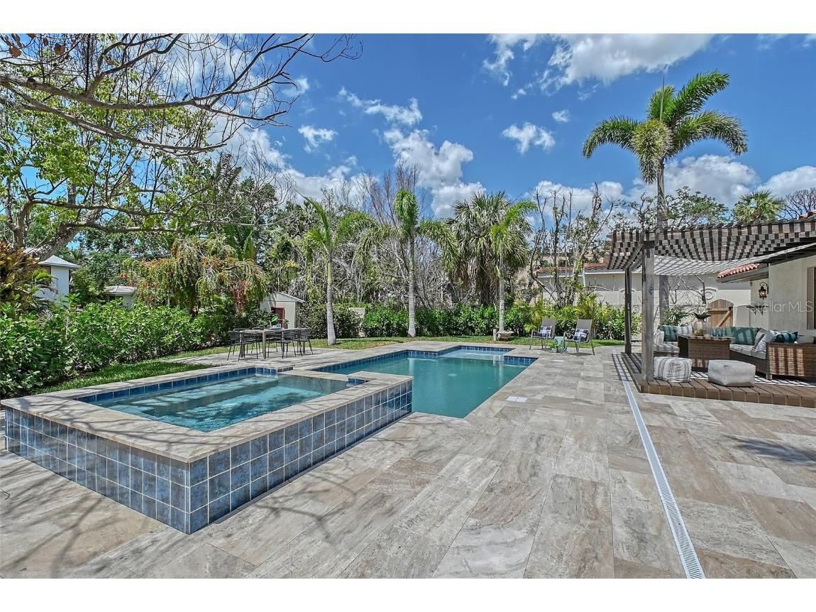 2833 Bay Shore Circle Sarasota FL 34234 A4648576 image25