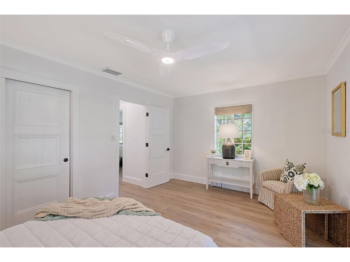 2833 Bay Shore Circle Sarasota FL 34234 A4648576 image30