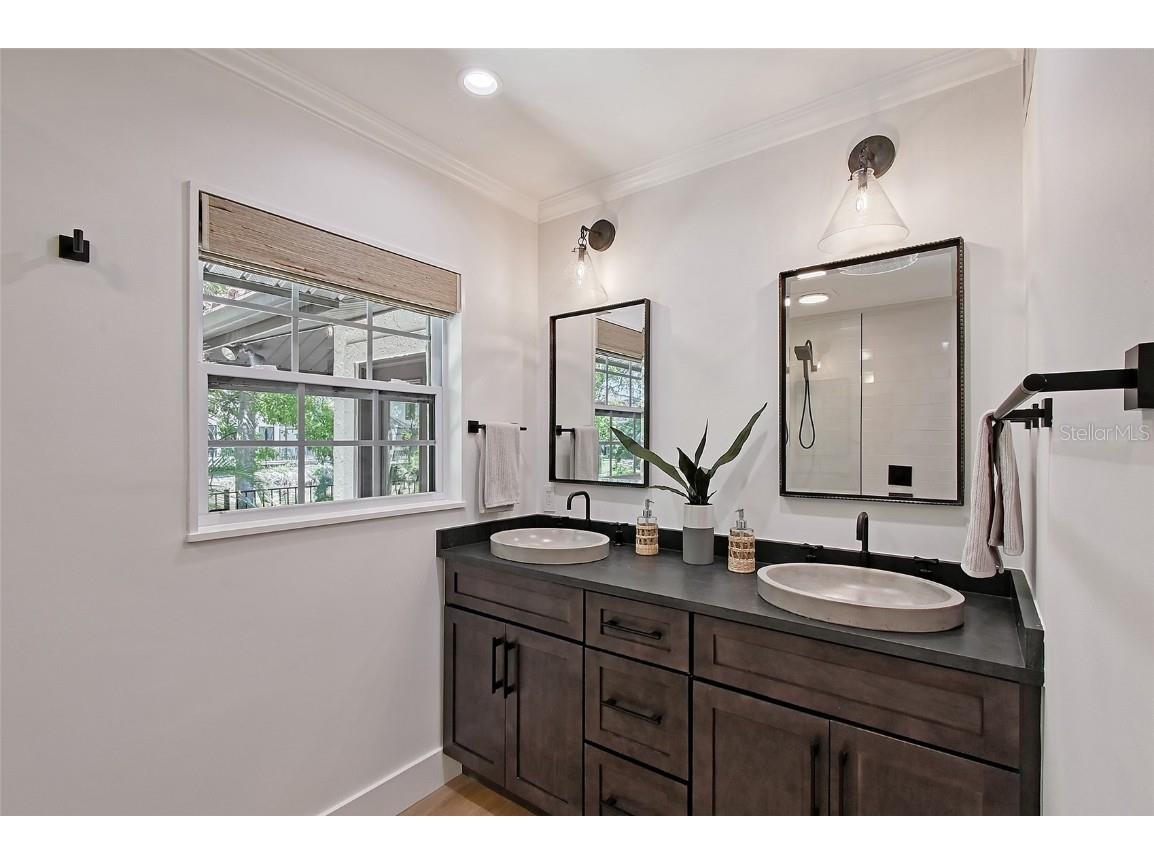 2833 Bay Shore Circle Sarasota FL 34234 A4648576 image33