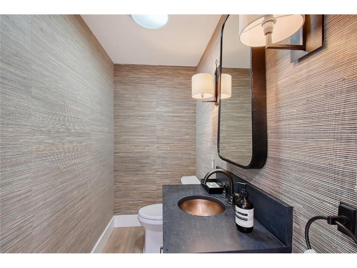 2833 Bay Shore Circle Sarasota FL 34234 A4648576 image36